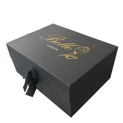 China Custom Luxury Collapsible Magnetic Garment Packing Gament Gift Gift Box Folding Paper Box For Shoes Dressing for sale