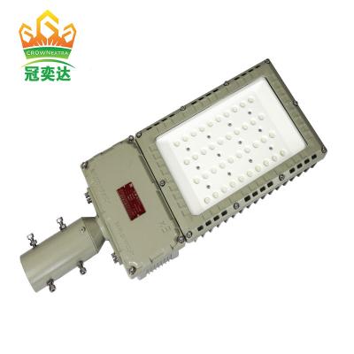 China Outdoor Explosion Proof Solar Street Light Ip66 100w 200w Led Flood Light Efficiency 130lm/w With Five Years Warranty for sale