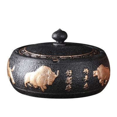 China Creative Ceramic Ashtray Embossed Dustproof With Cover Cigar Ashtray Living Room Office Vintage Gold Tea Pieces Wholesale for sale