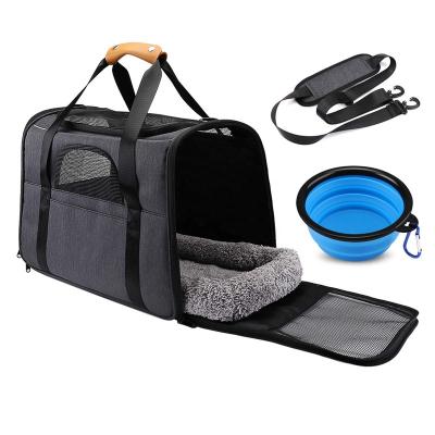 China Durable Portable Pet Bag Collapsible Pet Bag Travel Pet Cloth Pet Carrier for Dog or Cats with Locking Zippers and Safety Tray for sale