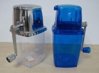 China PP 100mL Mini Home Plastic Blue or White Kitchen Aid Manual Ice Crushers for sale