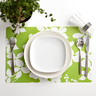 中国 Green And White Pp Fabric Placemats Protect The Table From Water Marks 販売のため