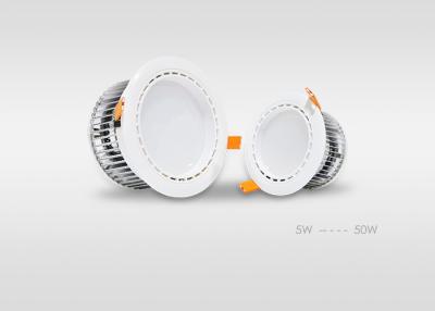 中国 5W良質のSumsangひれのタイプ脱熱器が付いている5630 SMD Dimmable LED Downlights 販売のため