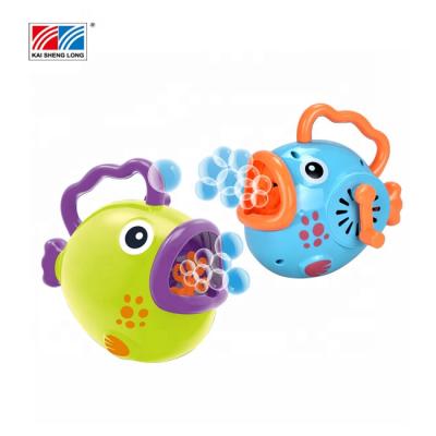 China Interesting Plastic Popular Kids Hand Control Fish Bubble Machine Outdoor Toy for sale