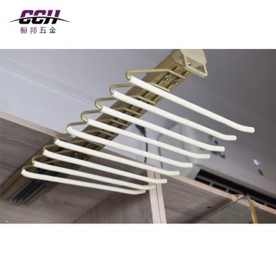 China Sustainable Wardrobe Top Mounted Pants Rack Hanging Clothes Storage Hanger Rack Basket for sale