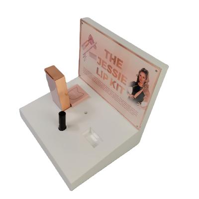 China Moderm Selling Luxury Simple Light And Convenient Cosmetics Displays for sale