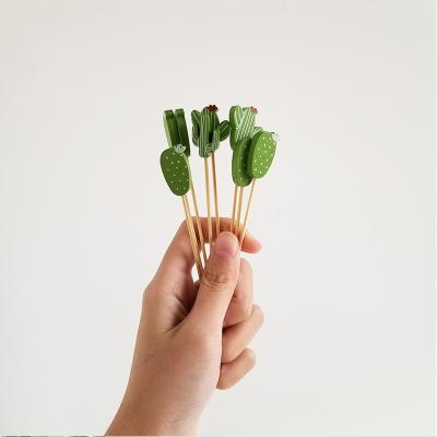 China Factory Price Hot Sale Bamboo Wooden Toothpicks Easily Cleaned Party Fruit Picks for sale