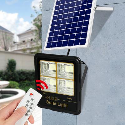 China IP65 Waterproof Solar Powered Solar Powered Outdoor Led Garden Reflector 200w Flood Garden Light for sale