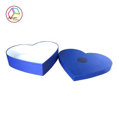 China Blue Color Cardboard Empty Chocolate Gift Boxes Glossy Lamination Heart Shape for sale