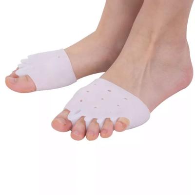 China Gel silicone forefoot protectors that hold your toes together to prevent them from chafing forefoot pad for sale