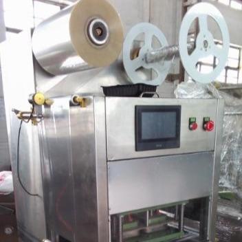 China Máquina líquida automática llena 380v 50hz del lacre del relleno en venta