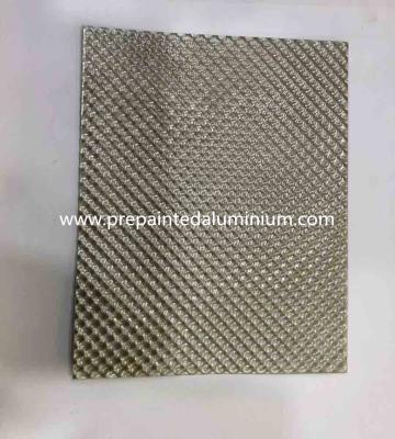 Chine Utilisation 1060 en aluminium de feuille de relief par modèle de diamant d'alliage pour la décoration à vendre