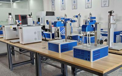 China Wood / Paper CO2 Laser Marking Machine 10600nm 30w High Reliability for sale