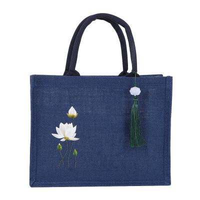 China Lightweight Wholesale Custom Printing Logo Eco Friendly Jute Tote Bag Recycle Foldable Jute Shopping Bag for sale