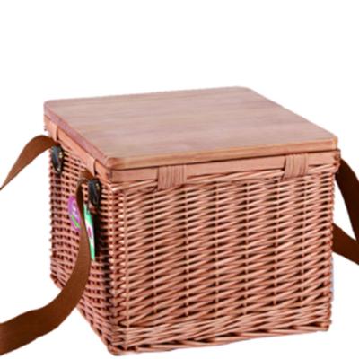 China New Designs China Natural Willow Picnic Cooler Basket With Wooden Lid And Handle for sale