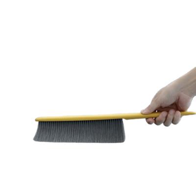 China Sustainable Hot Sale Bed Dust Brush Soft Cleaning Brush With Handle For Home for sale