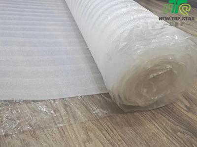 China Lamellenförmig angeordneter Fußbodenunderlayment 2mm EPE SGS 20KG/M3 feuchtigkeitsfester Underlayment Rohs zu verkaufen