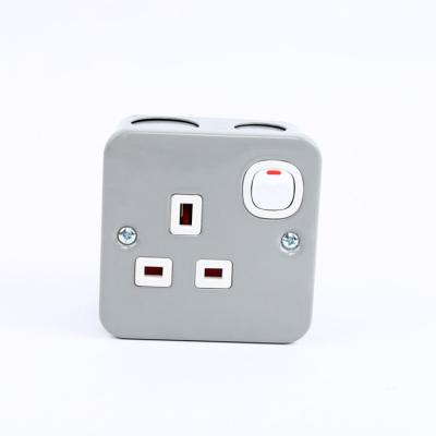 China Industrial 13A Single   Electric Metal Clad Switch Socket Box for sale