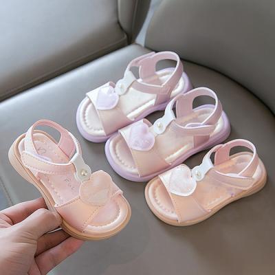 China Elegant Summer New Children Leather Sandals Pearl Love Heart Velcroed Princess Shoes Children Jelly Sandals for sale