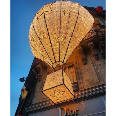 China Fashionable Christmas Decoration Pattern Balloon Light Outdoor Christmas Decoration Low Price High Quality Display For Shopping Mall for sale