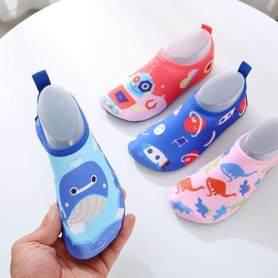 China Non-slip children's anti-skid wading sink beach swimming shoes, drainage anti-skid soft children's sports shoes for sale