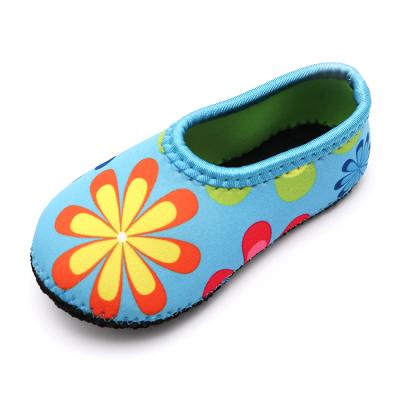 China Cute Soft Baby Flat Kids Shoes Summer Flower Printed Neoprene Swim Shoes Slippers Sock for Boys and Girls for sale