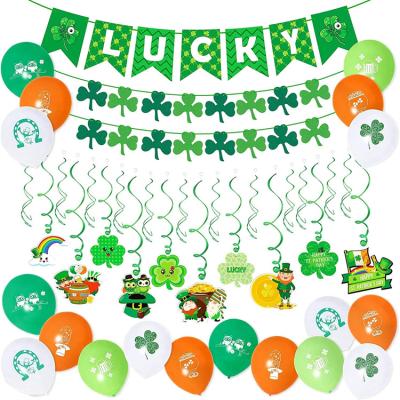 Cina Party Decoration St. Patrick's Day Clover Banner Lucky Garland Green Balloon Hanging Props in vendita