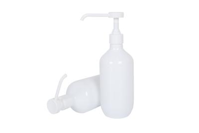 Cina Bianco PET vuoto 16 oz shampoo pompa per capelli bottiglia disinfettante per mani pompa bottiglia ugello lungo in vendita