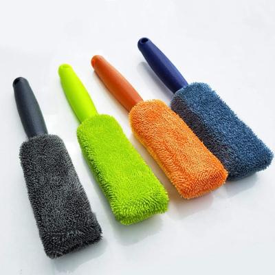 China Car Care Cleaner Car Tire Hot Selling Retailer Microfiber Car Wash Brush Handle Wheel Brush Along Rim Car Wash Brush for sale