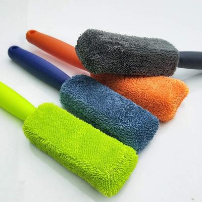 China Car Care Cleaner Car Tire Hot Selling Retailer Microfiber Car Wash Brush Handle Wheel Brush Along Rim Car Wash Brush for sale