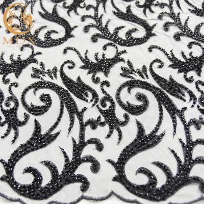 China Zachte 3D Zwarte Geborduurde het Kantstof van Mesh Beaded Lace Fabric 1 Yard Te koop