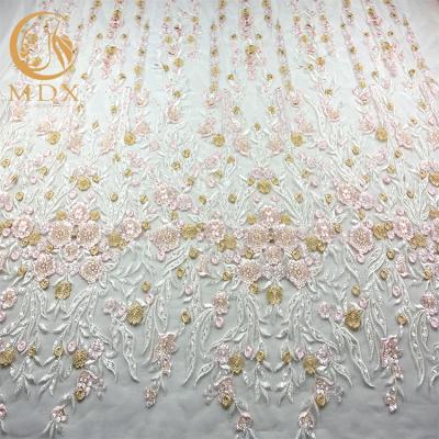 China Largura bordada floral do poliéster 135cm de Mesh Fabric 20% da lantejoula delicada do rosa à venda