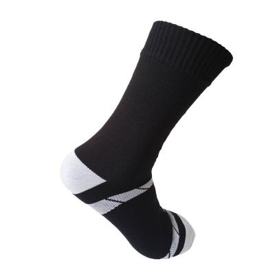 China 100% Men's Sports Crew Outdoor Running Riding Black Breathable Waterproof Socks With Cycling Hunting Fishing for sale