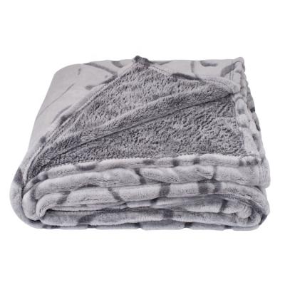 China PORTABLE Smoky Gray Thick Soft Organic Baby Wildflower Throw Fleece Logo Tote Wrap Blanket for sale