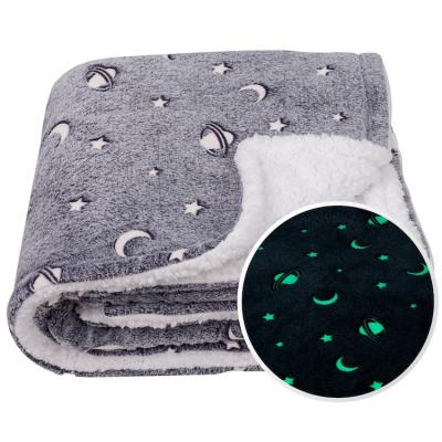 China Skin Friendly Galaxy Stars And Moon Pattern Double Sided Glow In Dark Sherpa Fleece Insulation Crib Kids Throw Blanket for sale