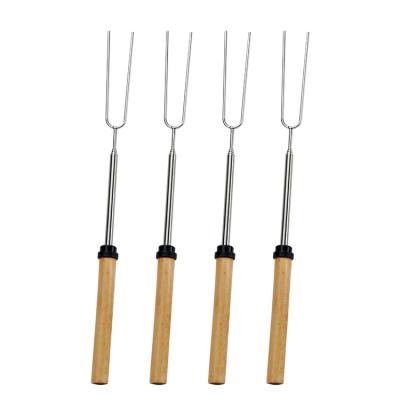 China Easily Cleaned Marshmallow Roasting 4 Skewers Wooden Handle Set Telescoping Forks for sale