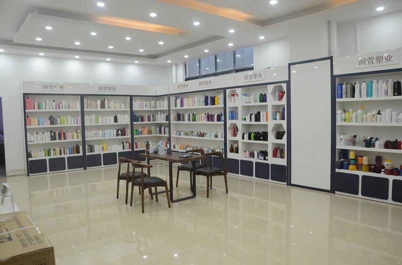 Verified China supplier - Guangzhou Runxuan Plastic Industry Co., Ltd.