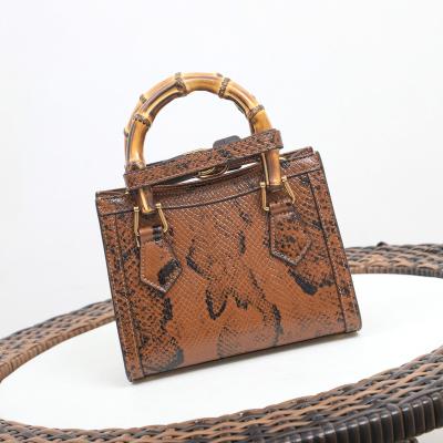 China Fashion Top Quality Authentic Designer Woman Hand Bags Famous Brands Handbags For Women Luxury Bamboo Bag snake pattern cowhide bag for sale