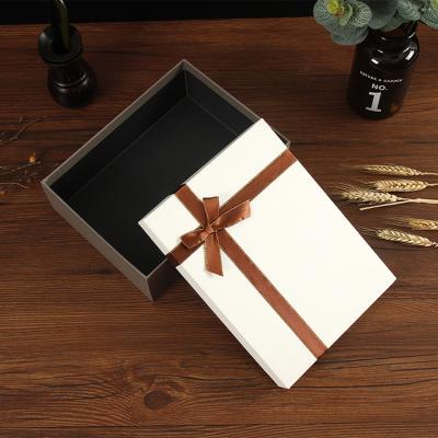 China Wholesale Recyclable Custom Logo Printed Environmental Friendly Luxury Folding Gift Box Packaging for sale