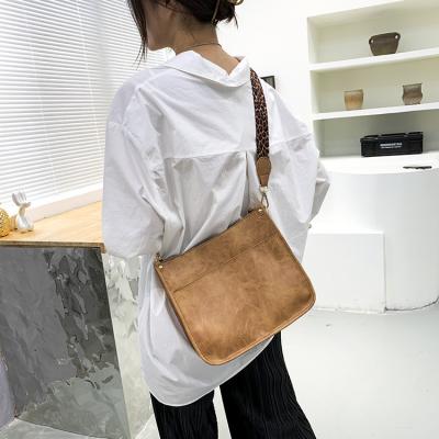 China 2022 Fashion Solid Colors PU Leather Ladies Messenger Bag Leopard Adjustable Straps Cross Wide Women - Body Bags for sale