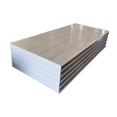 Cina Water Resistant Color Steel EPS Sandwich Composite Insulation Wall Panel With Contemporary Design Style in vendita