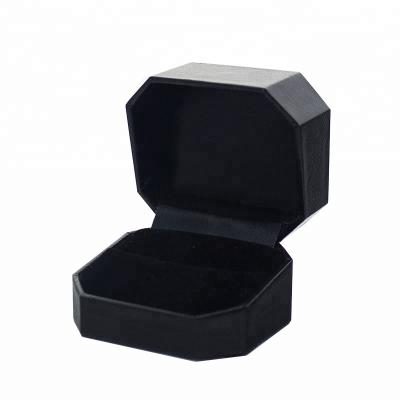 China Recyclable Luxury Black Custom Packaging Jewelry Box With Hinge for sale