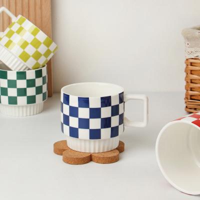 China Viable Custom Retro Ceramic Coffee Mug Stack Color Plaid Design Porcelain Mug Set Checkerboard Coffee Mug for sale