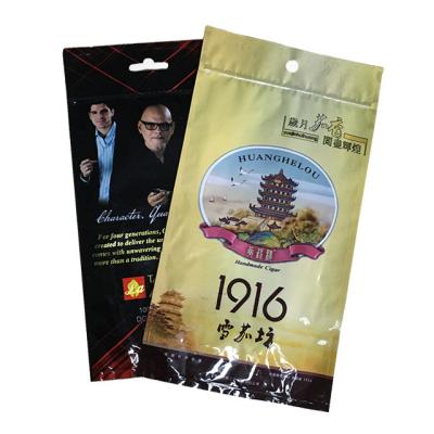 China Recyclable Custom Printed Zipper Resealable Cigar Packaging Bags 7 Colors Printing With Built-in Humidification for sale