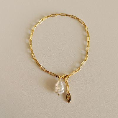 China Vintage Charm Hand Dangling Natural Freshwater Pearl Handmade Beaded Bracelet for sale