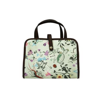 China Fashion High Quality Customized Fashion Printing Multifunctional Portable Toiletry Bag With Zipper for sale