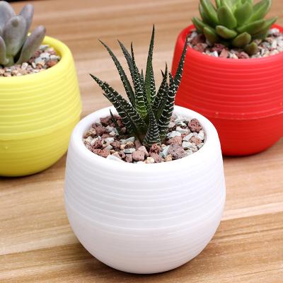 China Garden Decoration Cheap Small Balcony Plastic Flower Pots for sale