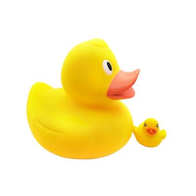 China Huge Plastic Duck Water Tool Baby Toys Bath Floating Floating Ducks for sale