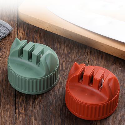 China Multifunctional Viable Hot Selling Amazon Kitchen Knife Accessories Tungsten Steel Three Stage Knife Sharpener for sale