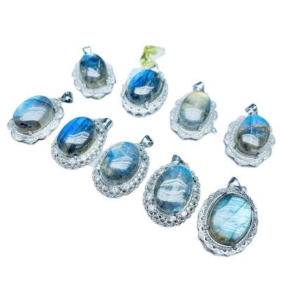 China China Wholesale Energy Real Gemstone Necklace Stone Pendant Jewelry Polished Oval Natural Labradorite Pendant Necklace for sale